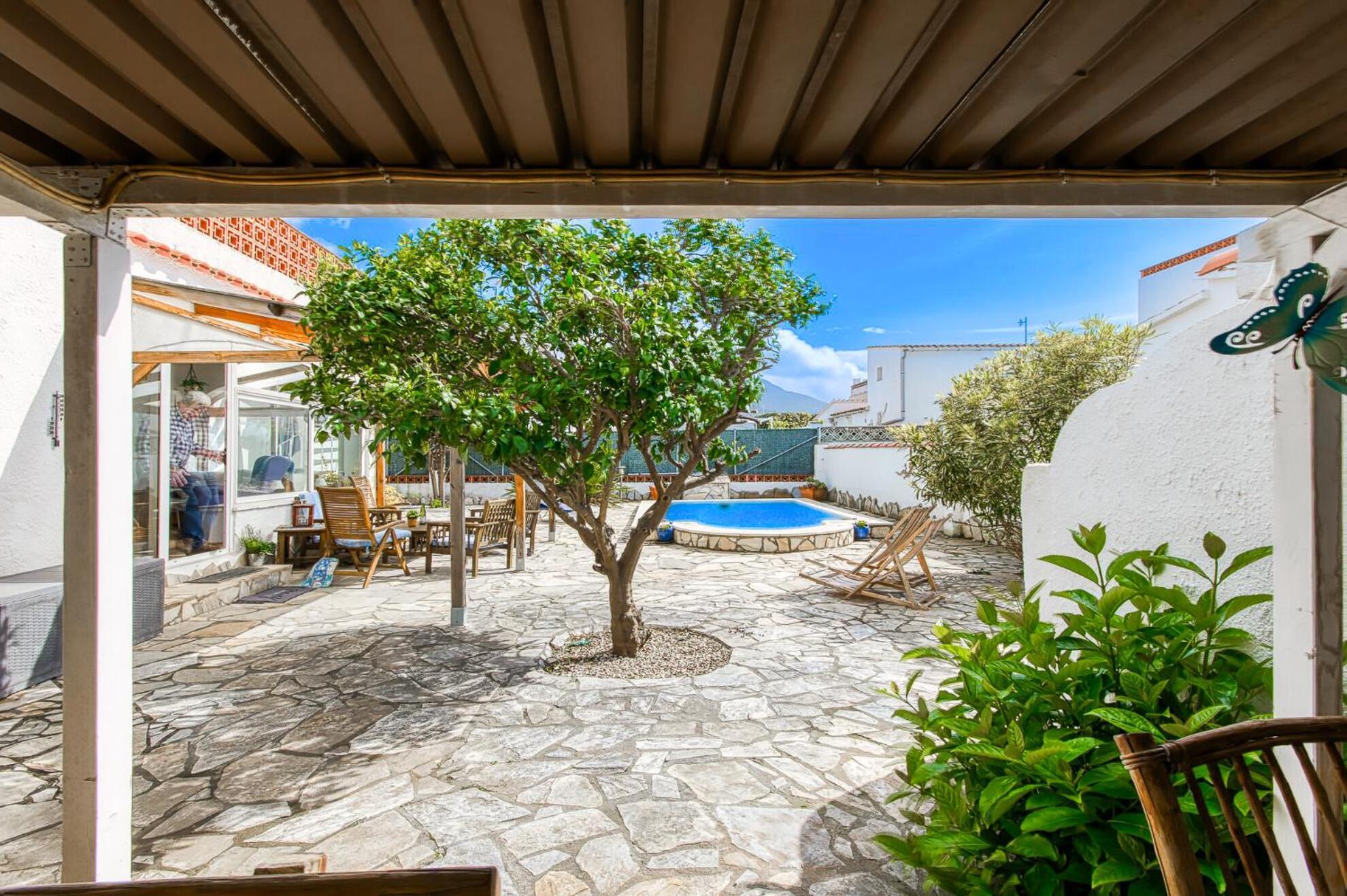 Segria 8 Holiday home *